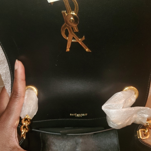 Medium Vicky YSL Monogram lambskin chain bag - Picture 6 of 9